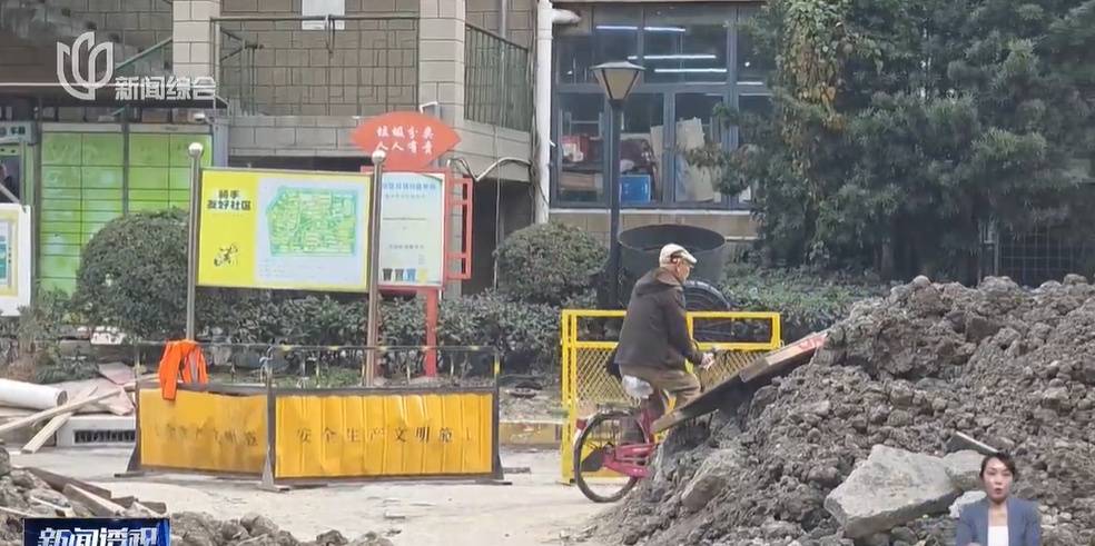 太夸张！上海人比比谁家楼下井盖多！有人家门口100个<strong></p>
<p>lun币</strong>，“走路难！到处都像贴膏药”...