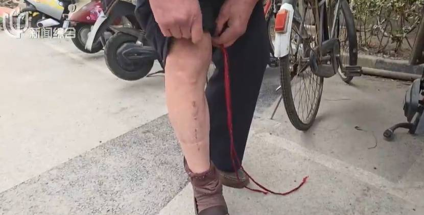 太夸张！上海人比比谁家楼下井盖多！有人家门口100个<strong></p>
<p>lun币</strong>，“走路难！到处都像贴膏药”...