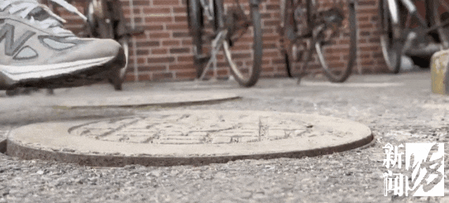 太夸张！上海人比比谁家楼下井盖多！有人家门口100个<strong></p>
<p>lun币</strong>，“走路难！到处都像贴膏药”...