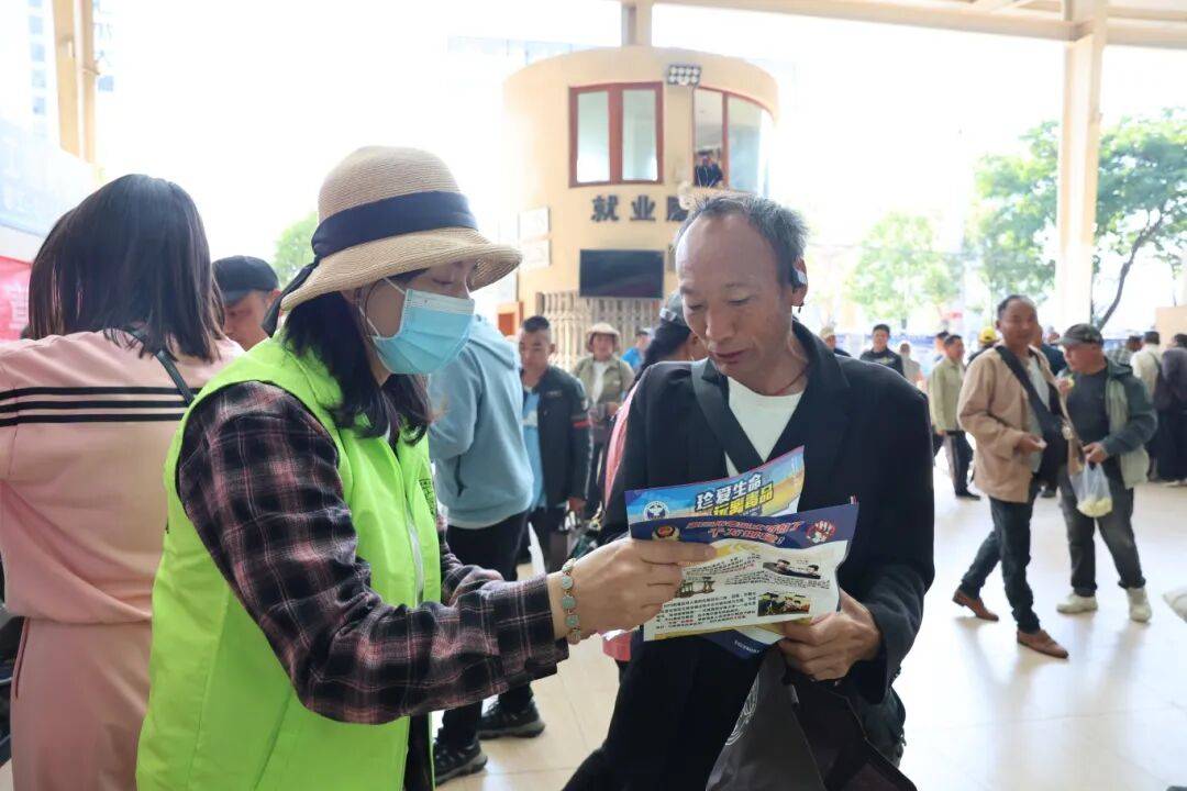 别让“试一次没事”毁了<strong></p>
<p>十万缅币</strong>你在外打拼的一切